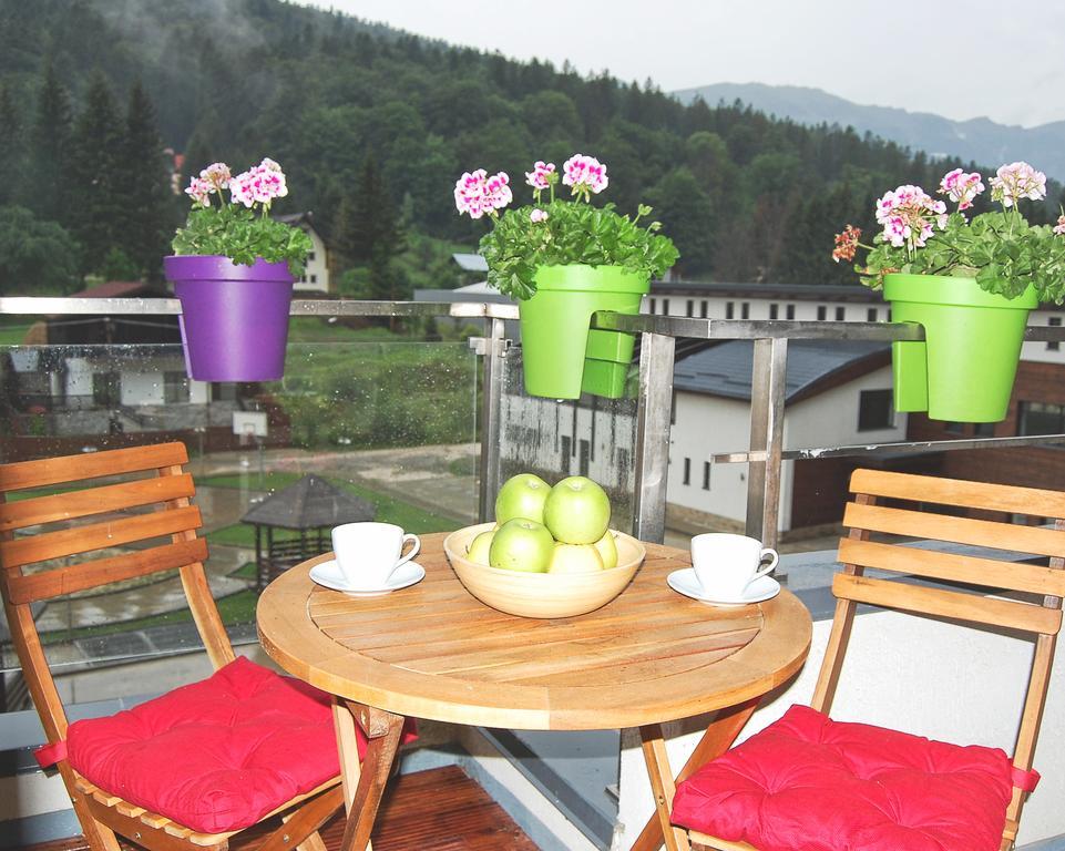 Maison Turquoise Sinaia Exteriör bild